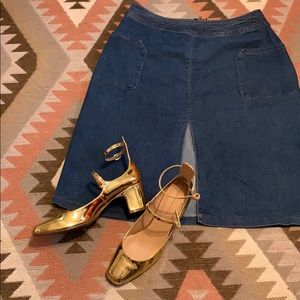 The cutest gold maryjanes!